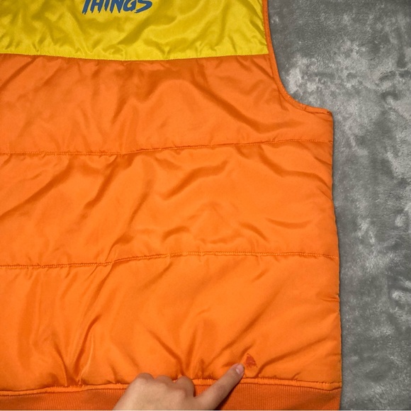 Stranger Things Vest Puffer Vintage/Retro Style Jacket Small - Picture 7 of 10